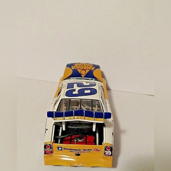 Adult Collectibles Action Kevin Harvick AMERICA ONLINE 2001 STOCK CAR NEW - Picture 9 of 12
